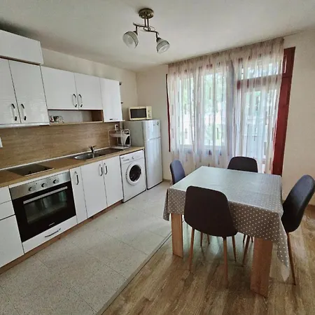 Apartment Romantic Next To Sea Garden