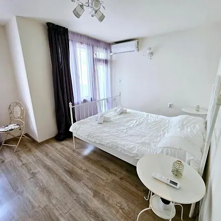 Romantic Next To Sea Garden Varna